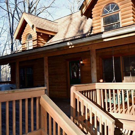 Вилла Cabin Fever Гатлинбург Экстерьер фото