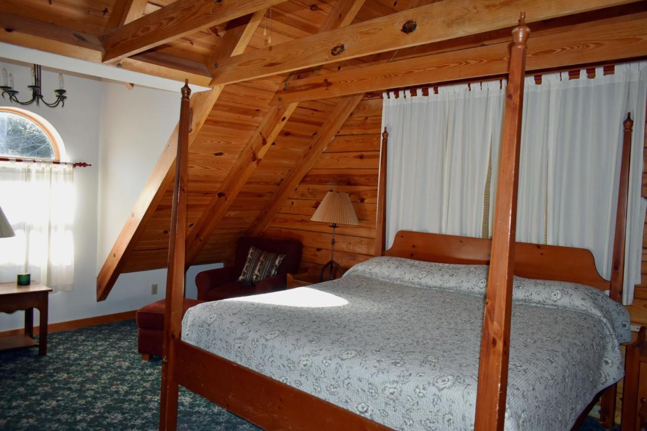 Вилла Cabin Fever Гатлинбург Экстерьер фото